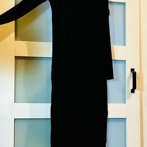 Lazy Black Women's Dress izi (see photos for small hole near inside collar. Pros